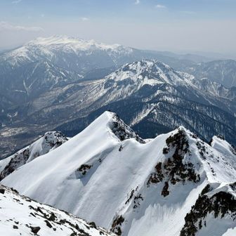 この手前のピークの連なり、疲れた😮‍💨