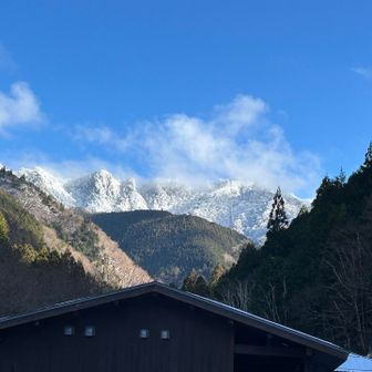 駐車場から山上ヶ岳