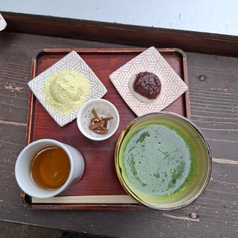 抹茶とお餅のセット