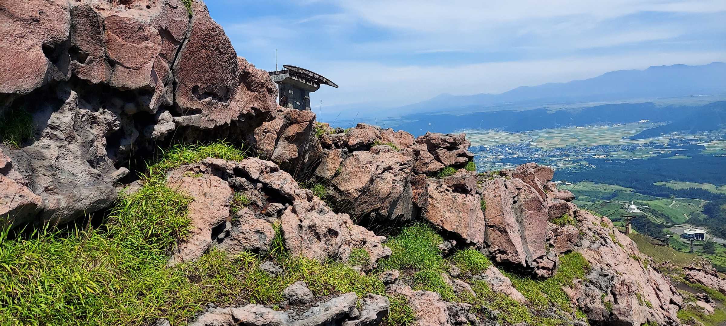 さすが火山な山って感じなゴツゴツ岩