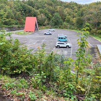 駐車場に無事に、戻って来ました。
意外に登山客は少ない。