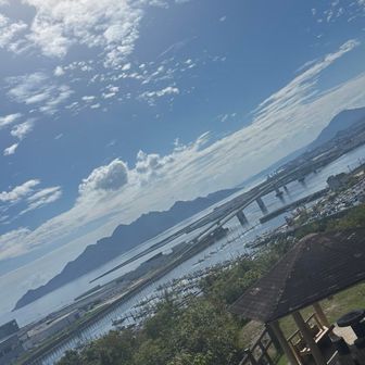 気持ちいい季節だけど、
今の私の足は、この距離がまだ限界😵
麓から家まで歩いて帰る🤪