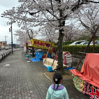 下にあった屋台へ来ましたほとんどがまだ閉まっていていました
夜とか週末にしかやらないのかな❓(*´ー｀*)