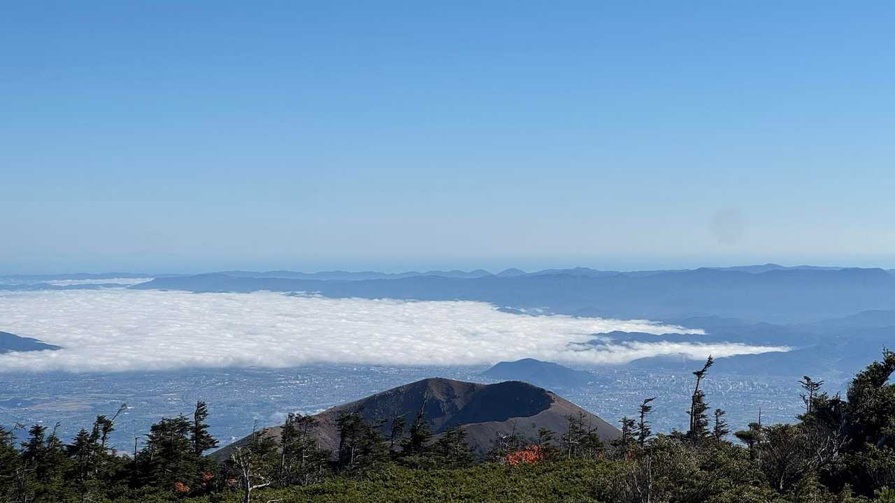 磐梯・吾妻・安達太良ボルケーノトレイル#1（駱駝山〜一切経山〜吾妻小富士〜東吾妻山）、セクションハイク の写真 44