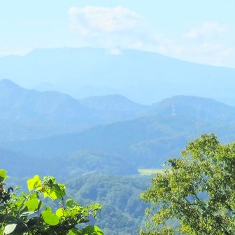 守門岳顔を出した