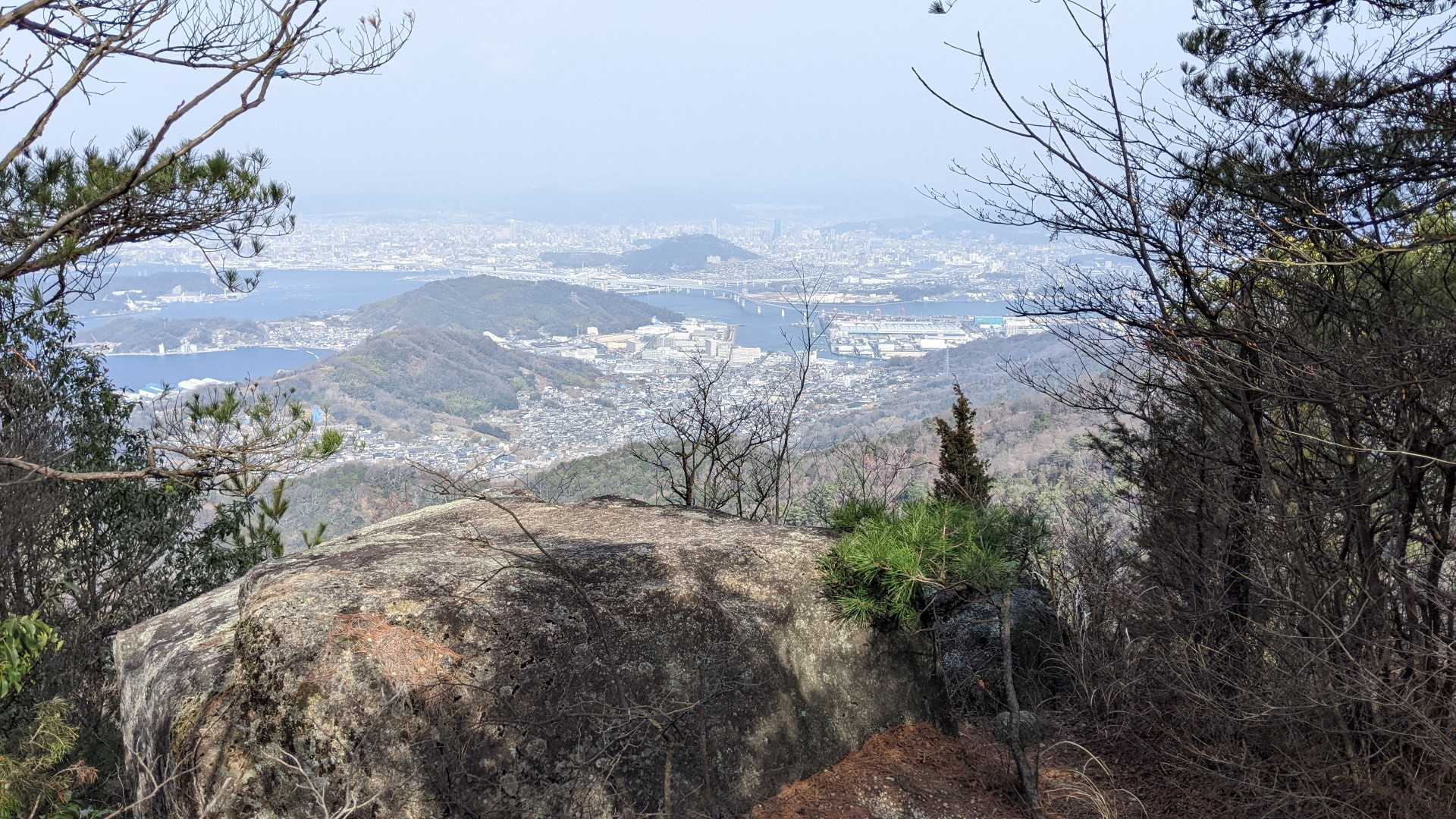 途中の岩場から✨
