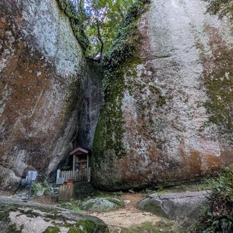 笠置寺の巨岩
今日は巨岩が多い
