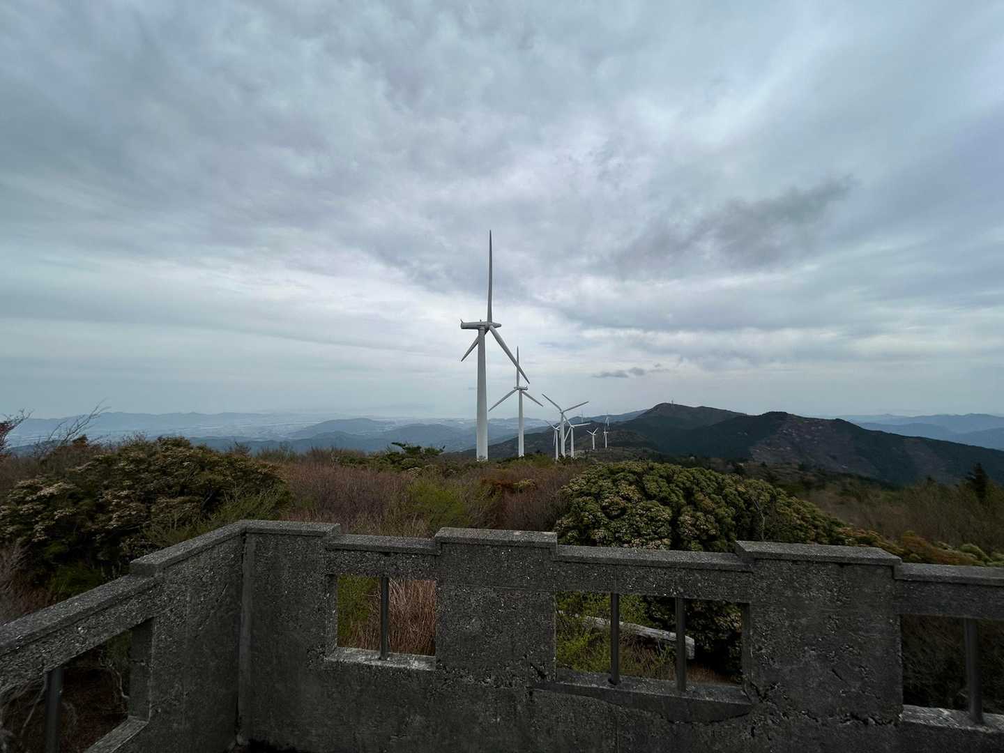 展望台より東を望む