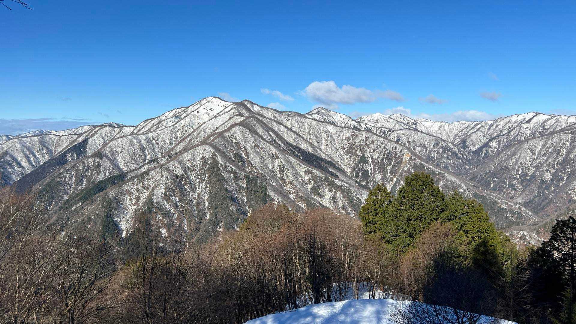 この天狗山が姿を現すことも認識済み！
すっかりと雪山ということを除いては。