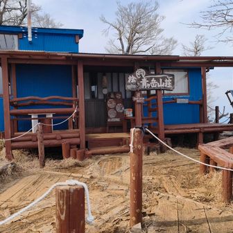 ２Lの水が無くなってしまったので、青が岳山荘でスポドリ購入。600円とは、やはり山価格ですね。