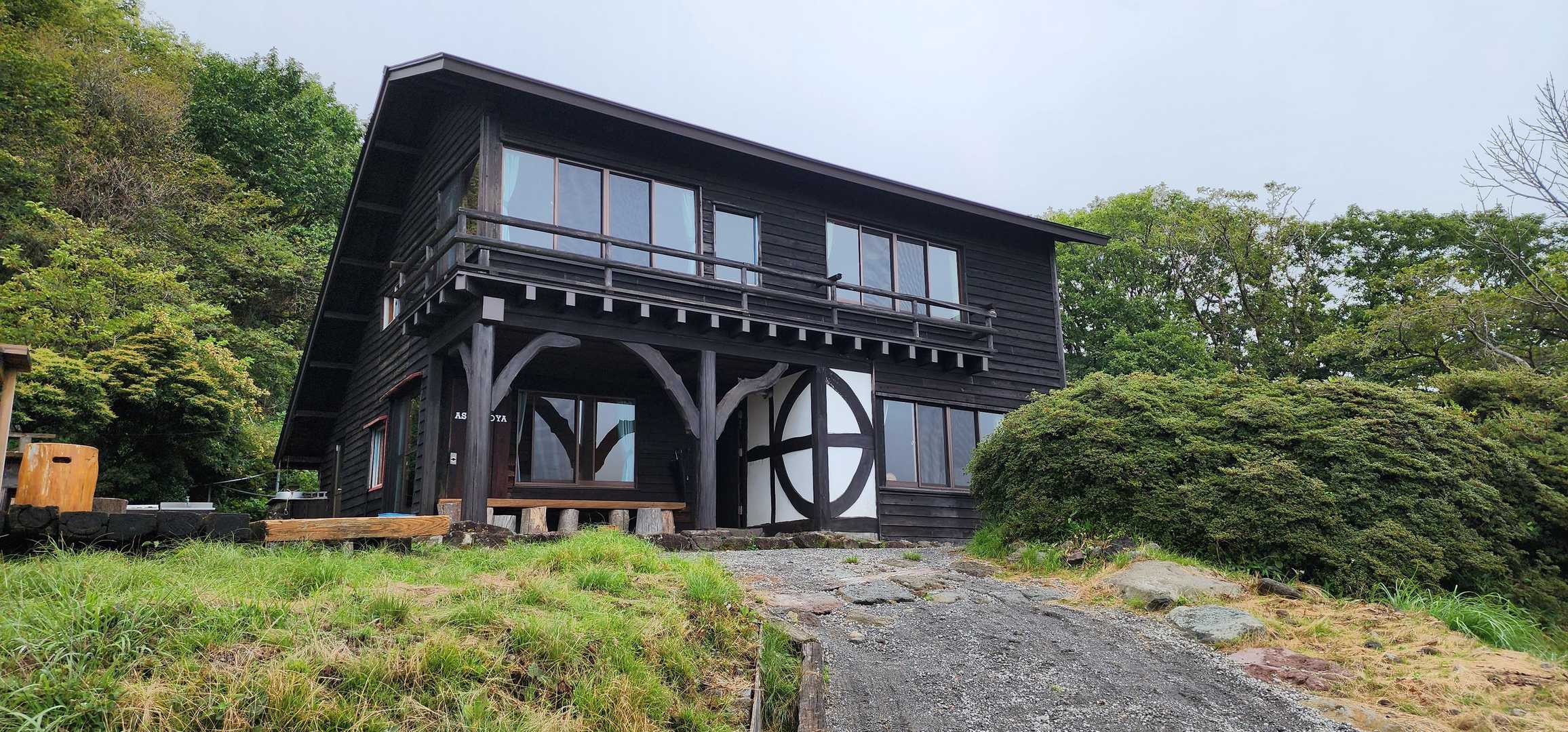一度は停まってみたかったアセビ小屋に到着です。