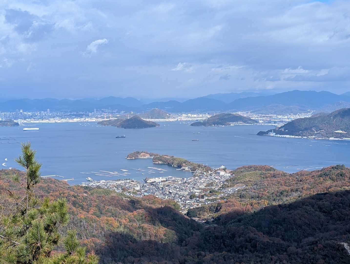 こっちは北側の広島市街地方面
きれいに見えます😍