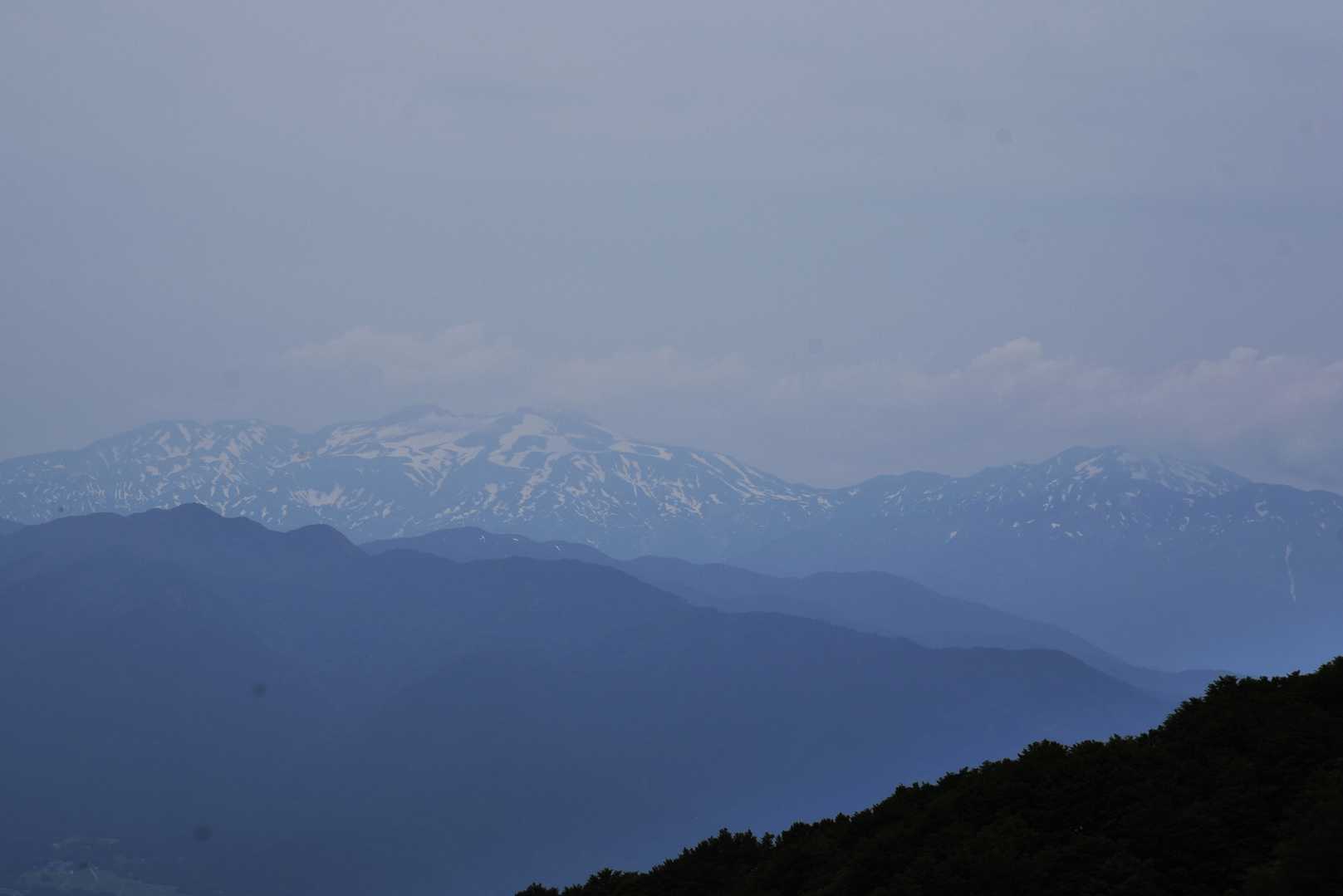 《 小葉谷コース 》

『白山』左
『別山』右
開けた眺望とか...
(t)