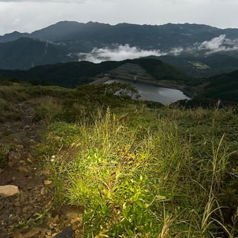 天山ダムと作礼山
さー明日から仕事だ
連休まで・・・んー長いな・・・