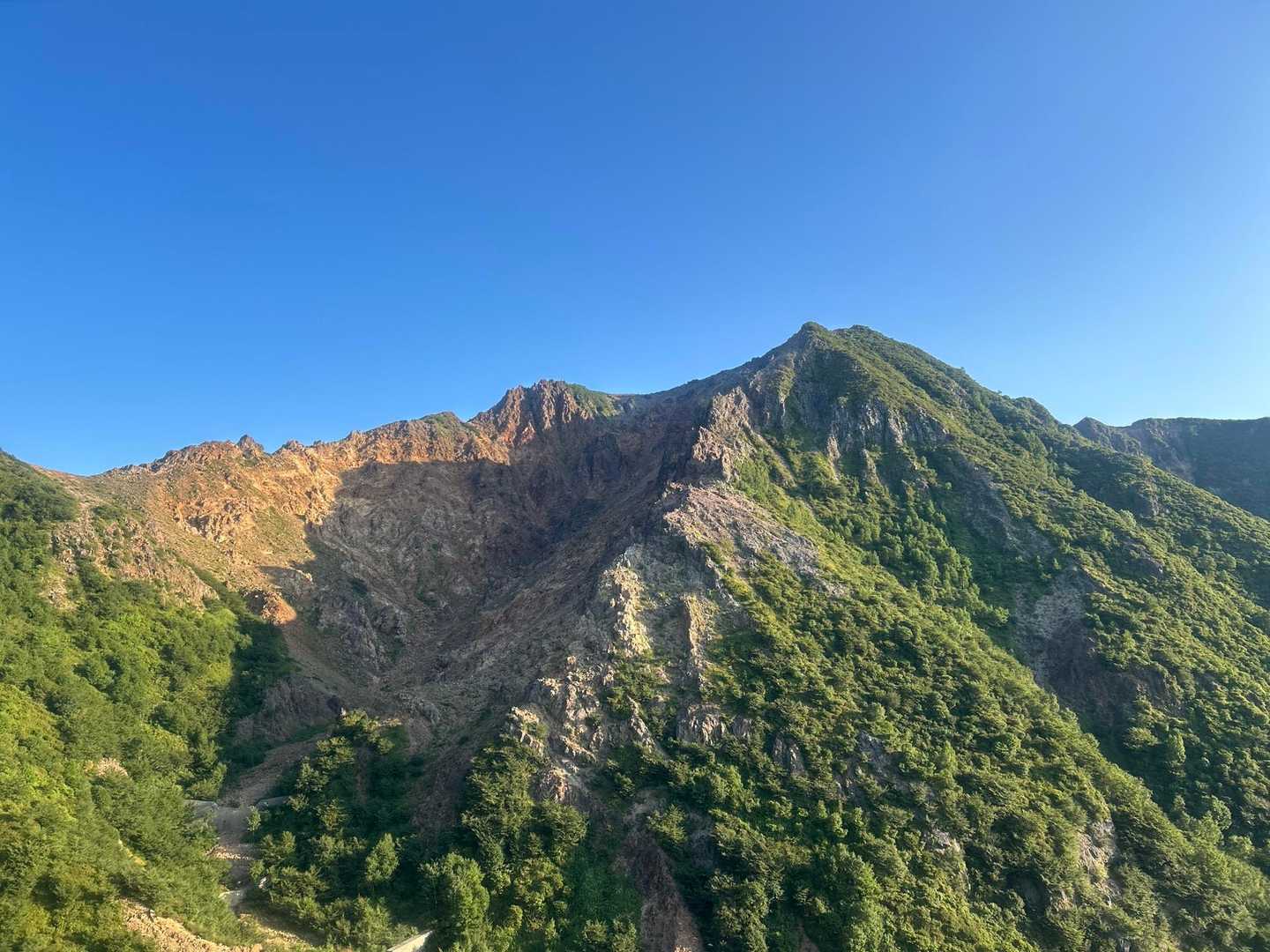 朝日岳の雄姿