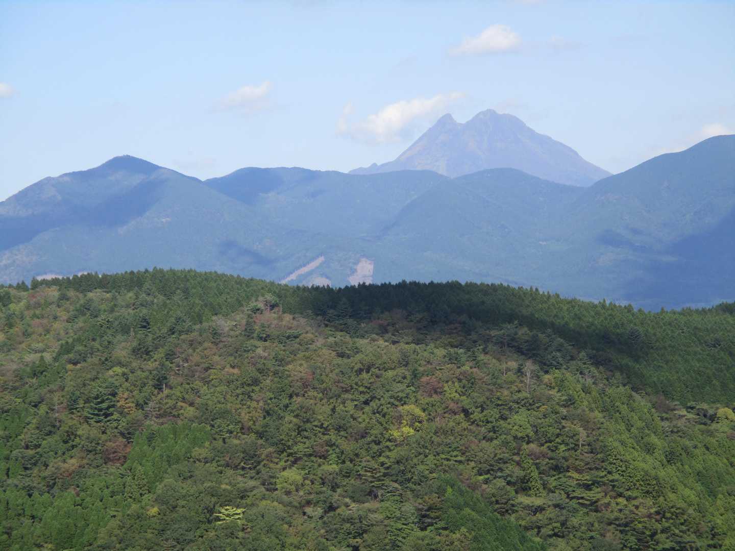 由布岳でキリッと
