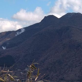 駅伝真っ最中の箱根山と大涌谷🌋