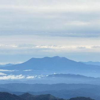 トンビ岩から御嶽山が見えました