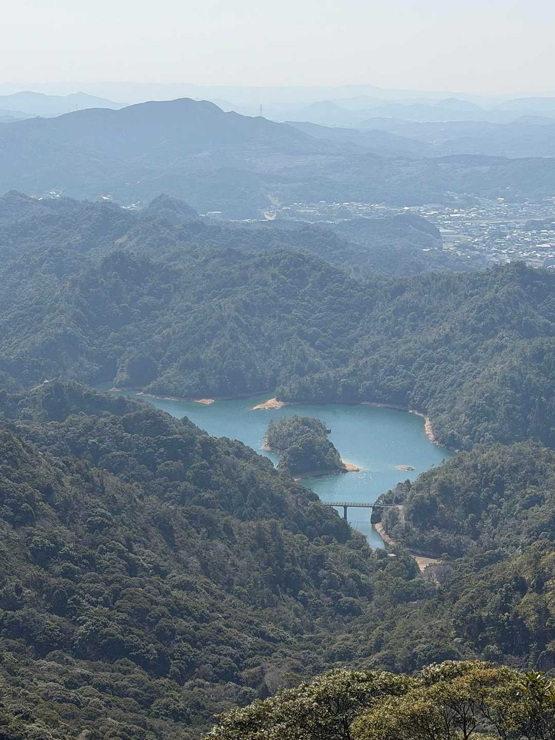 有田ダム
エメラルドグリーンってか