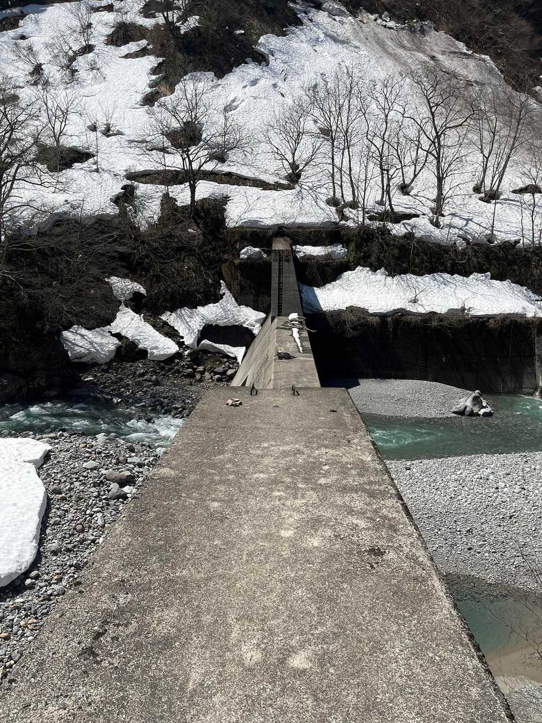 あっちゅう間だった。
道路へ復帰する為の斜面の登りがしんどかった