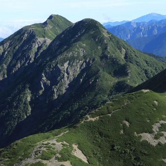 卯岳からの中盛丸山と大沢岳