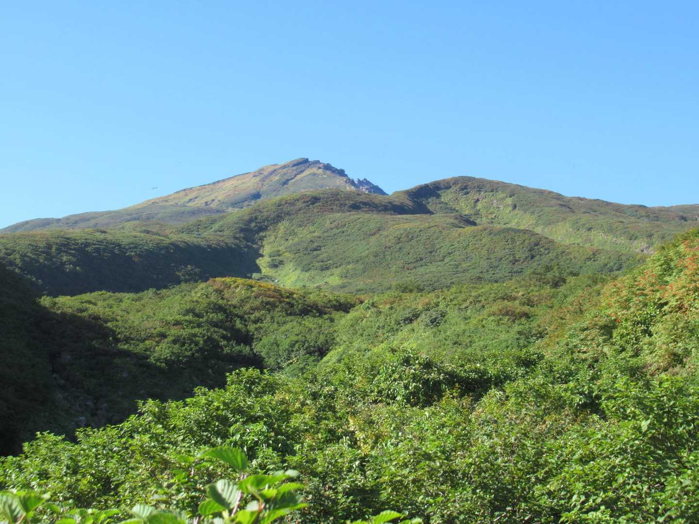 鳥海山に近づいて行く