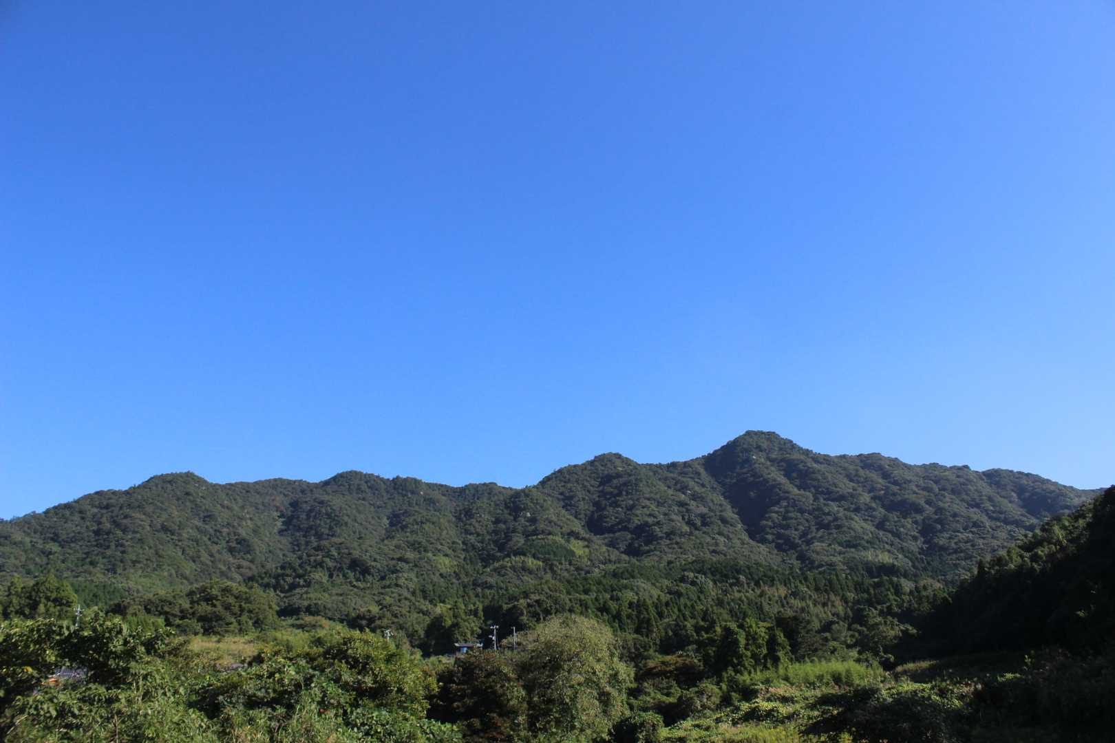 琴石山の山容
