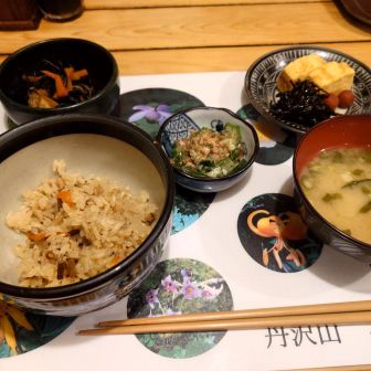 朝ごはんの炊き込みご飯が美味しかったです。