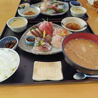 お刺身５種盛り合わせとあら汁
美味しかった！幸せ！