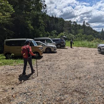 駐車場に無事下山する。