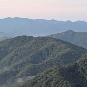 奥は徳網山あたりか