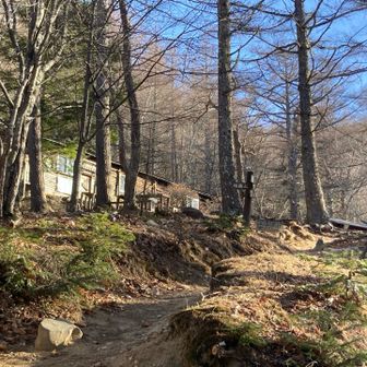 　富士見平小屋に到着😃