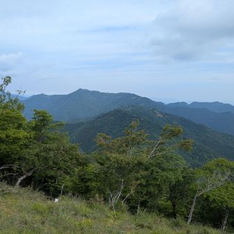 高丸山山頂より。