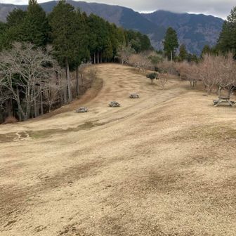 山頂は平らではないですが
しっかり整備してあります