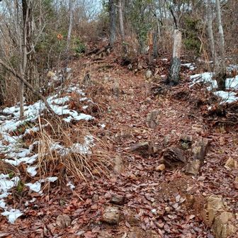 明王山への登り❗けっこうキツイ❗