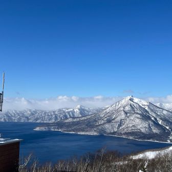 支笏湖ブルーと恵庭岳