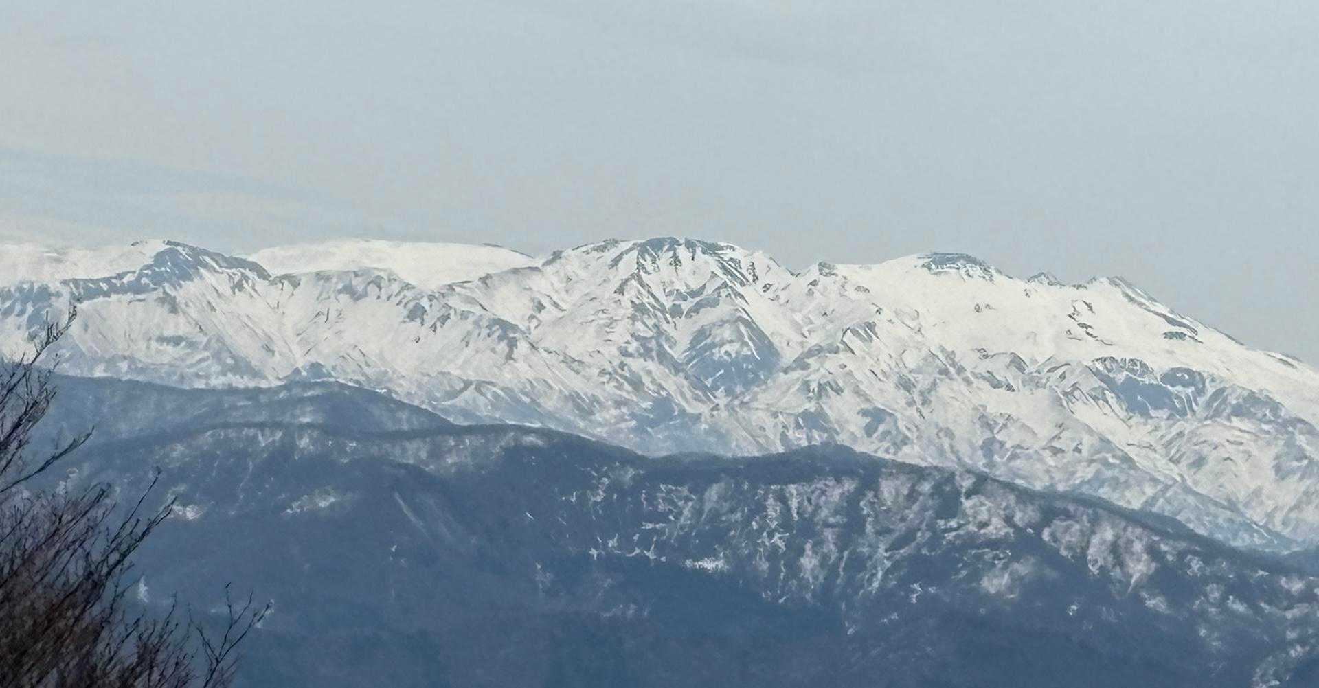 雪少なくなった〜白山行く為の　修行中☹️
