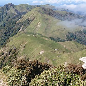 三嶺山頂から見る稜線もいいですね☺️