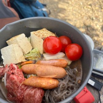 少しは荷物が軽くなるかな？
その代わりわたしの体が重くなるかな？
笑