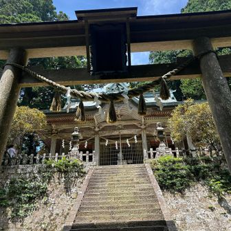 玉置神社⛩️まで戻って来ました
改めてもう一度お参りさせて頂きました🙏
神様に呼ばれし者しかたどり着けない
玉置神社⛩️に来れて本当に良かったです✨