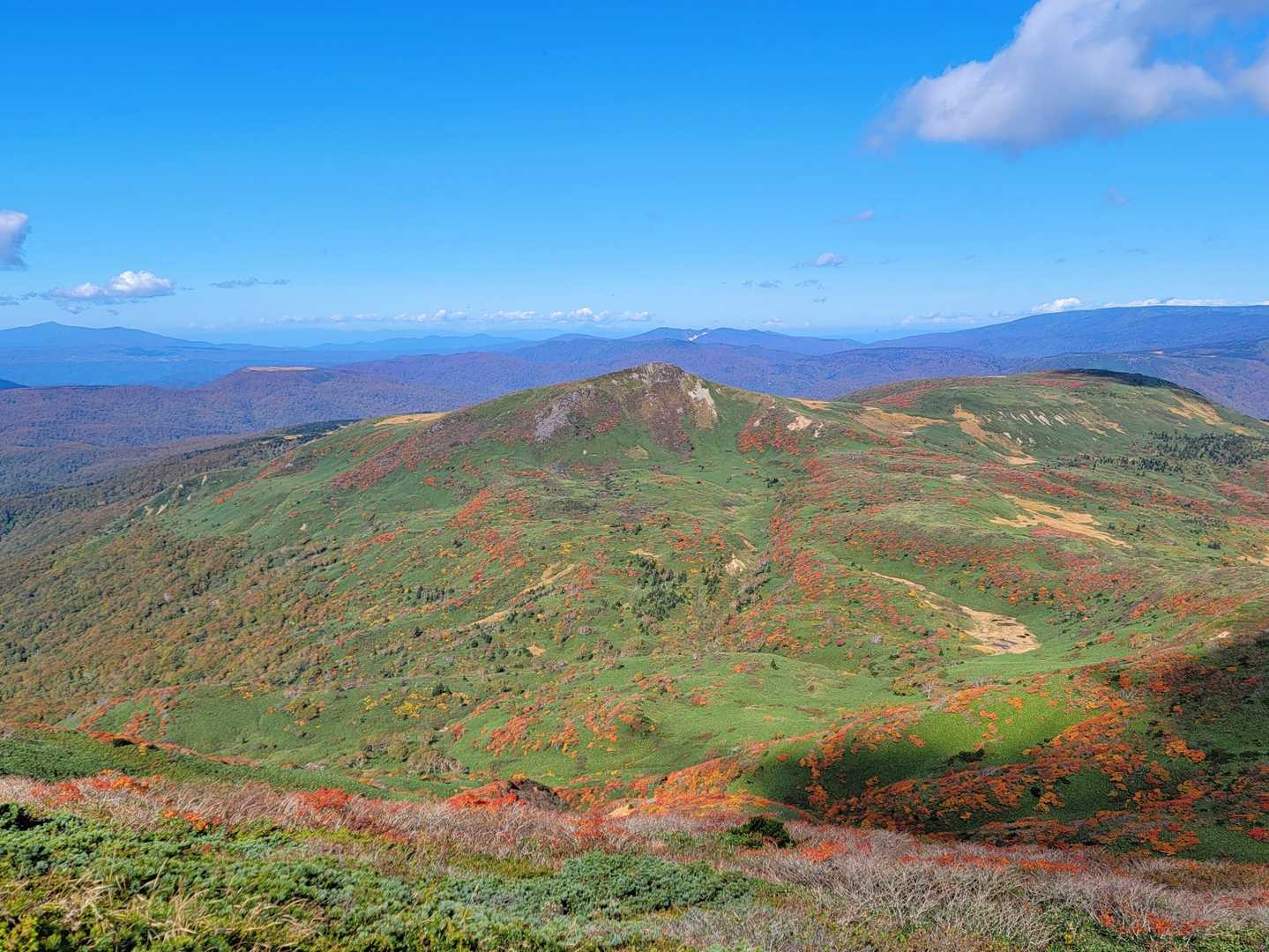 4座目の乳頭山方面
