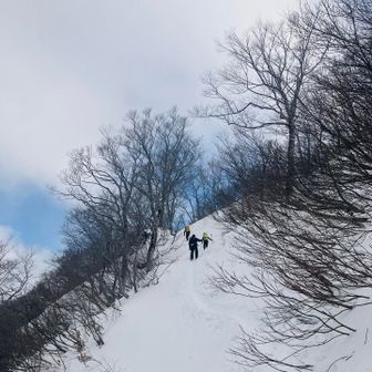 下山者が見えるとホッとします