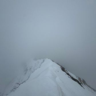 ユートピアから周回下山も考えましたが、ここから先も眺めないので大人しくＵターン