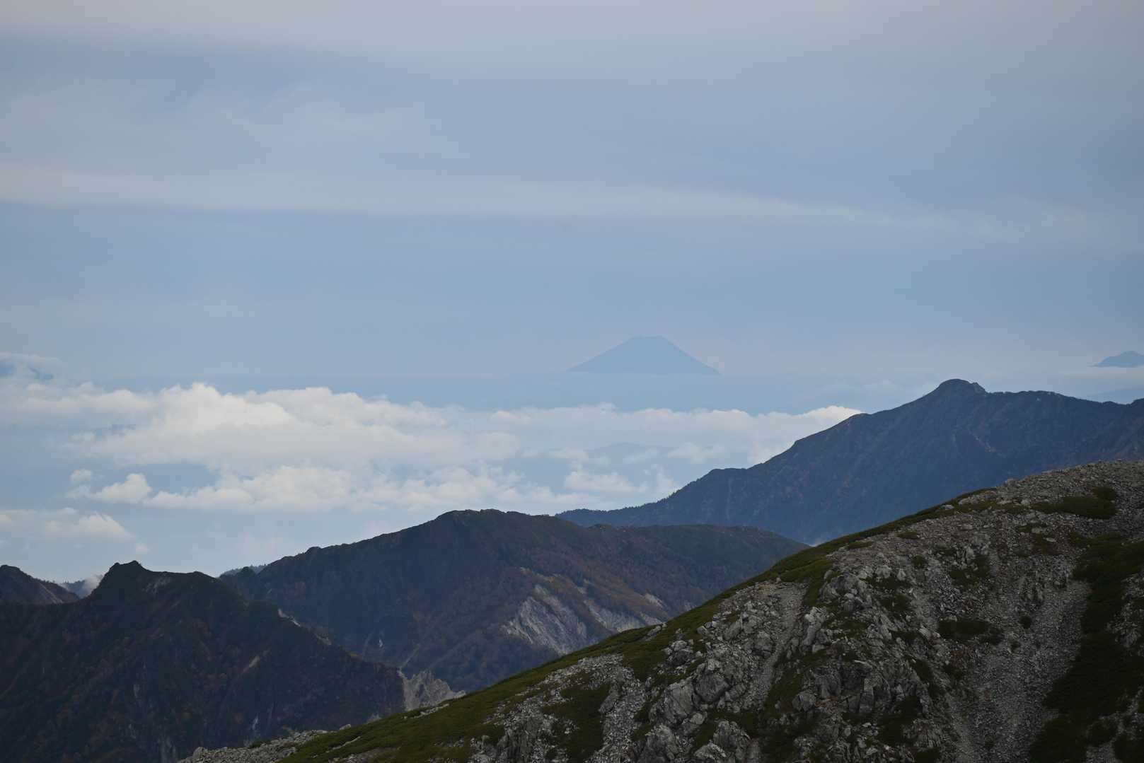 📸遠くに富士山。わかりますか？