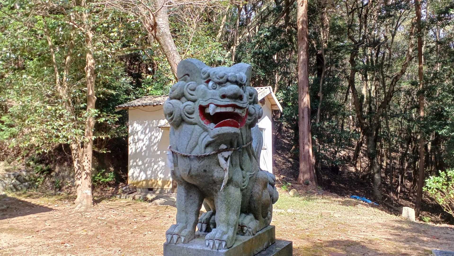 狛犬さんの、おくち赤い🟥