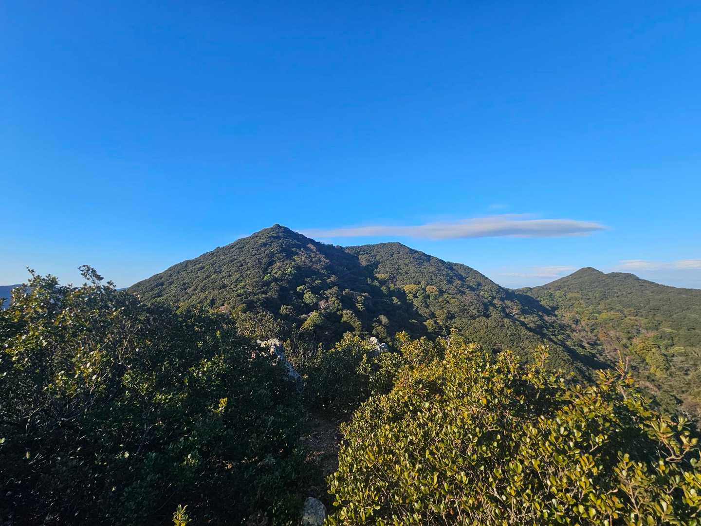青空に続く山々がいいね～🤗
