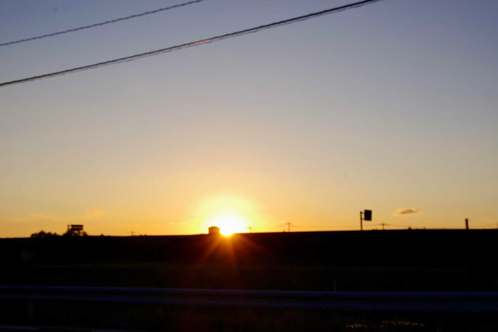 高速に沈む太陽☀️