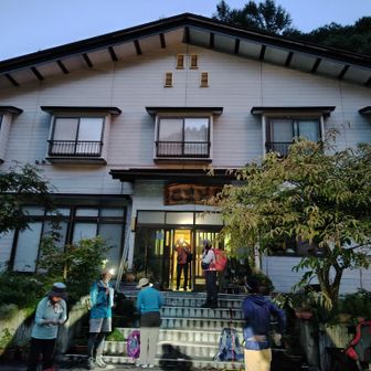 日帰りなので朝早く民宿を５時出発。