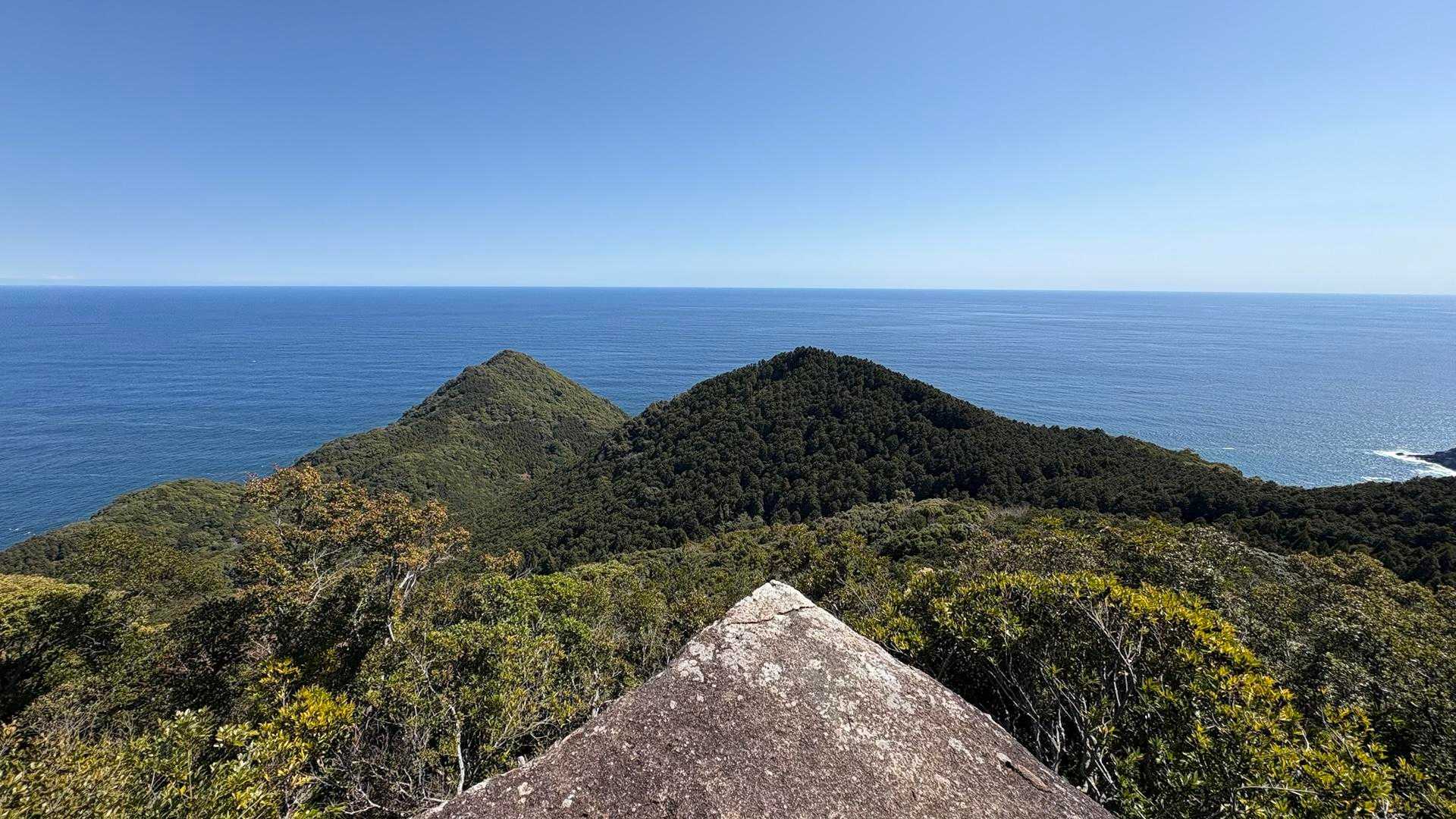 ハカリカケ岩先端🔺からの