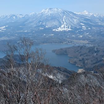 明日、登る黒姫山がドーン！